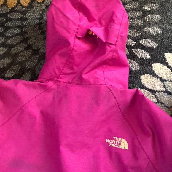 North Face Women’s Venture Jacket - Picture 8 of 9